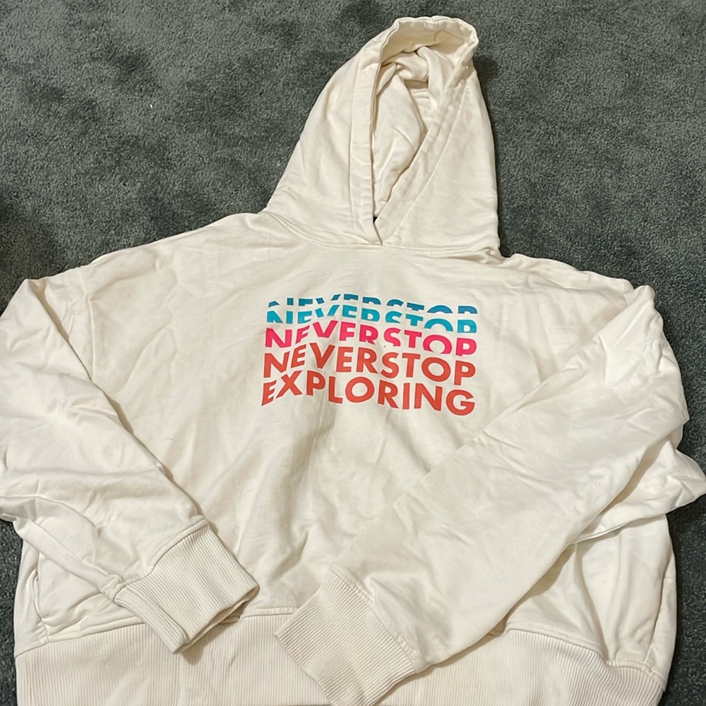 Whiter sweatshirt